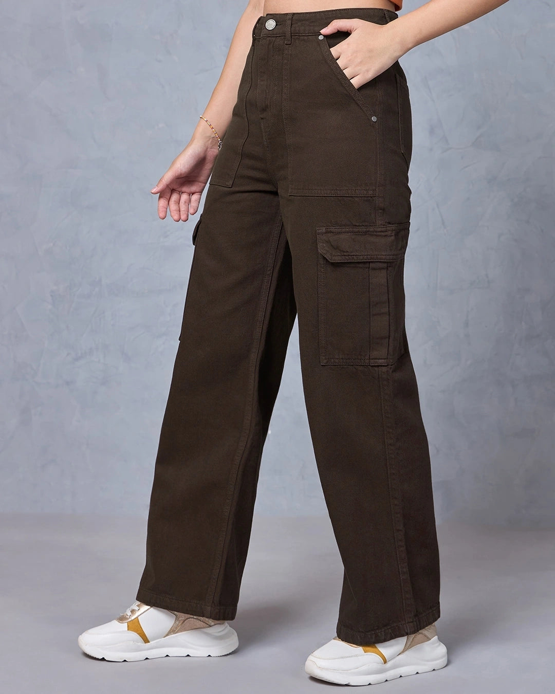 Casual Women’s Brown Straight Fit Cargo Pants Perfect for Everyday Outfits