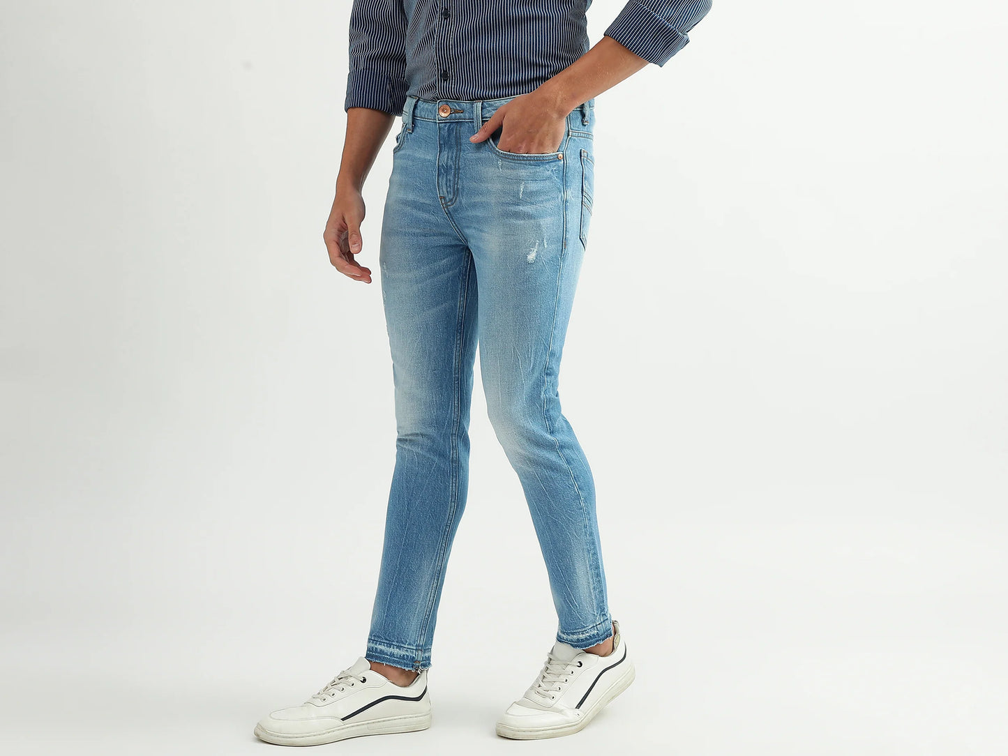 Comfortable Men Solid Low Crotch Jeans with Relaxed Silhouette